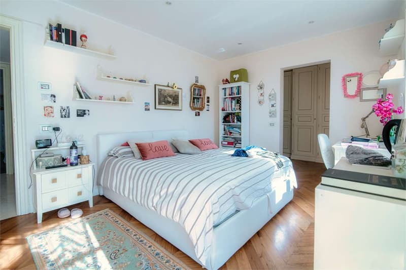 Charming Single-Family Villa (9)