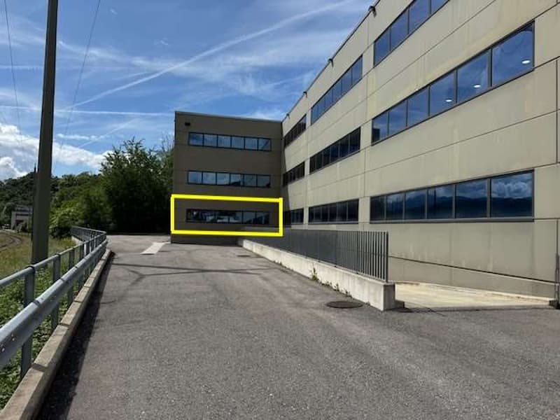 Espaces modernes dans nouvel entrepôt (6)