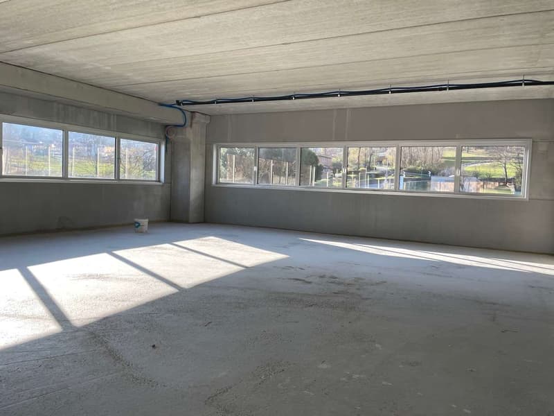 Espaces modernes dans nouvel entrepôt (4)
