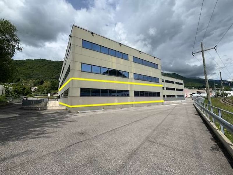 Espaces modernes dans nouvel entrepôt (5)