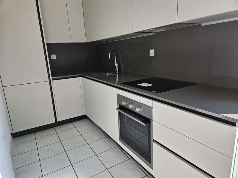 Porza, 3.5 locali con balcone (4)