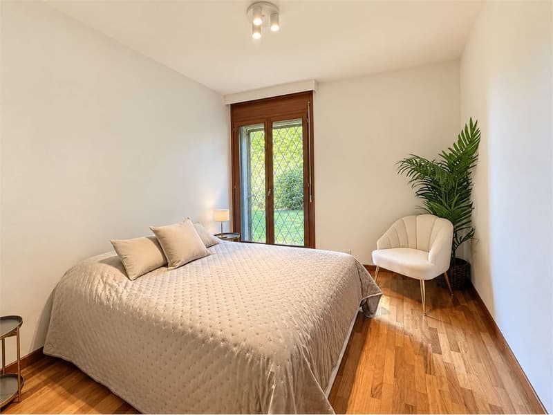 Appartamento vista lago con giardino (11)