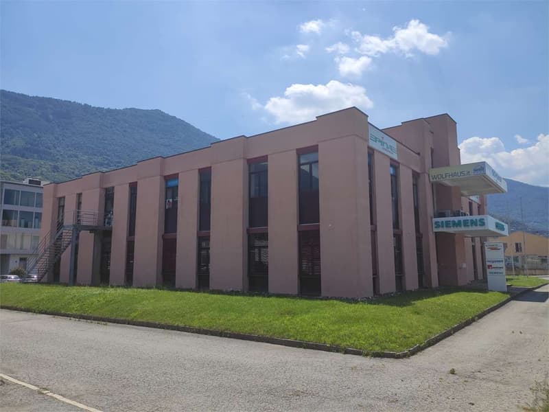 Camorino, location de n. 20 places de parking (2)