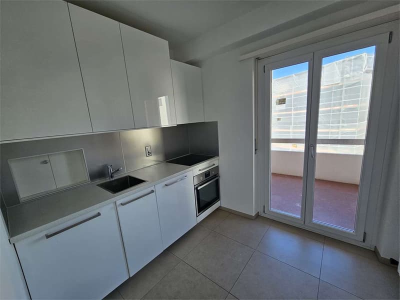 Pregassona, affito 2.5 locali con balconi (8)