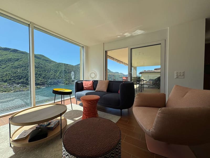 Attico panoramico con ampia terrazza e vista lago (12)