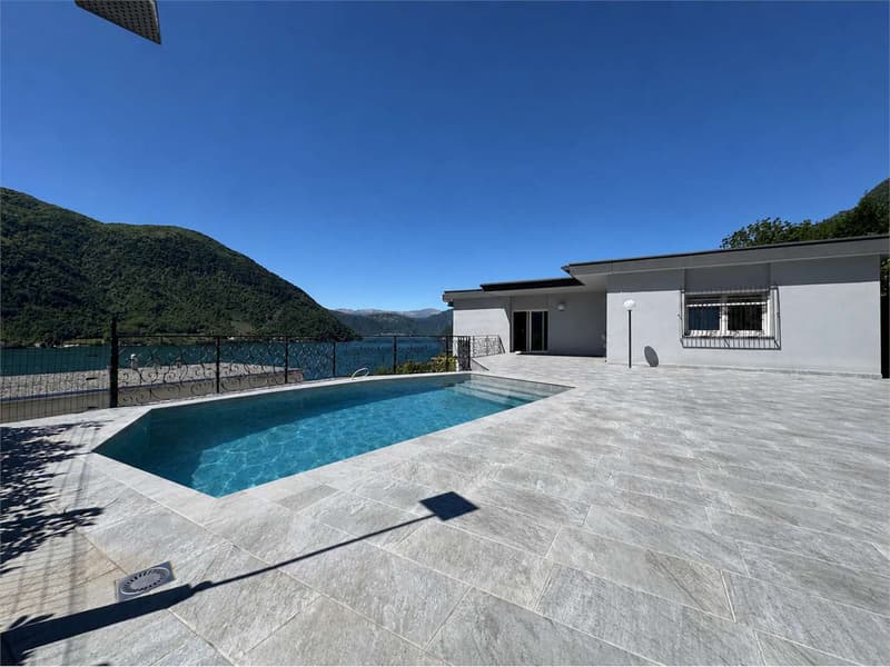 Villa con piscina (3)