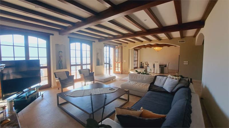 Villa mit Pool (11)