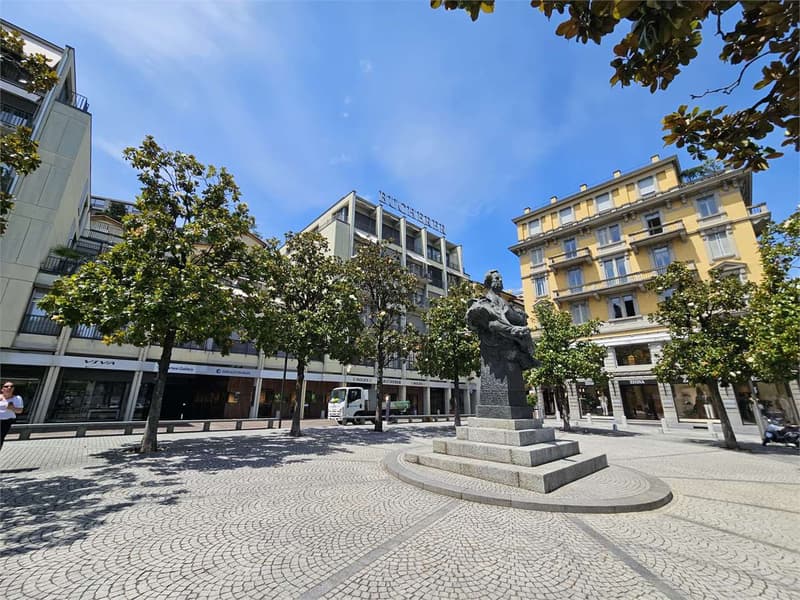 Lugano via Nassa, affittiamo spazio commerciale 55 mq (1)