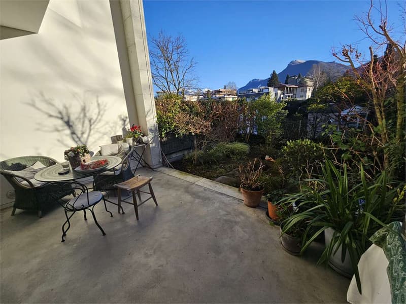 Lugano, spacious 4.5-room apartment with private garden (2)