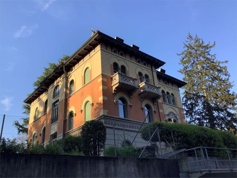 Lugano centre-ville, duplex 5.5 pièces dans une villa d'époque (1)