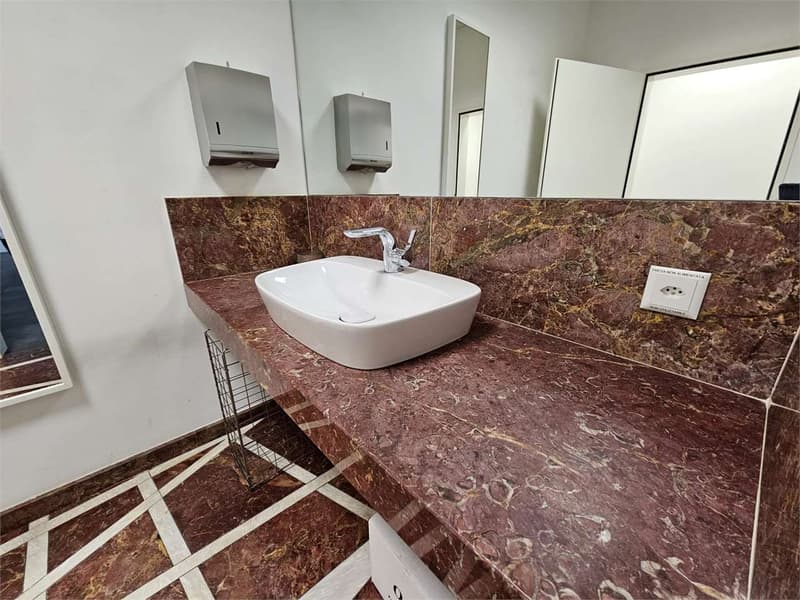 Negozio-spazio commerciale in affitto a Lugano (11)