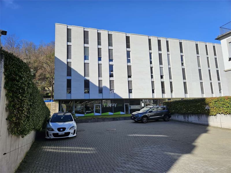 Negozio-spazio commerciale in affitto a Lugano (12)