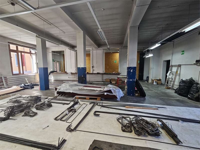 Lugano Centro, Spazio commerciale di 308 m² con uffici e area produtti (5)