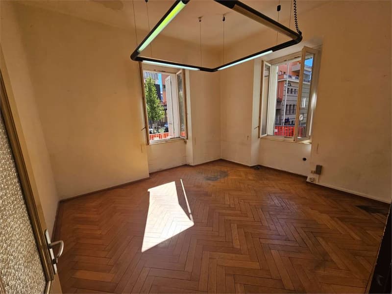 Lugano Centro, Spazio commerciale di 308 m² con uffici e area produtti (9)