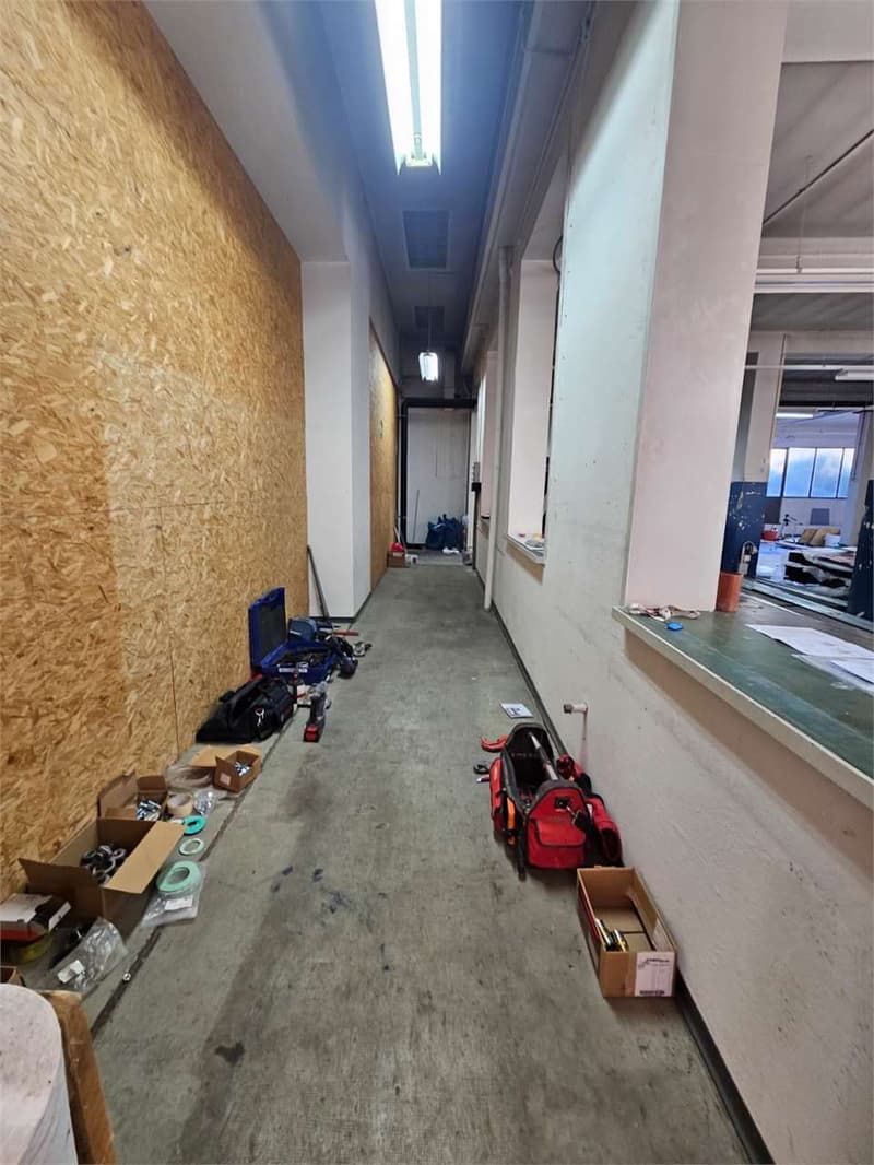 Lugano Centro, Spazio commerciale di 308 m² con uffici e area produtti (8)
