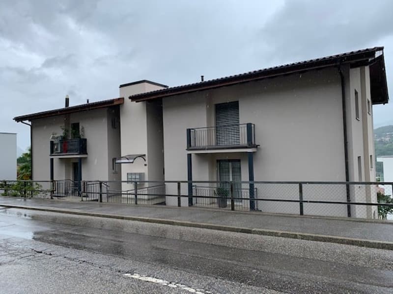 Graziosa palazzina con vista aperta/Hübsche Residenz mit offener Sicht (7)