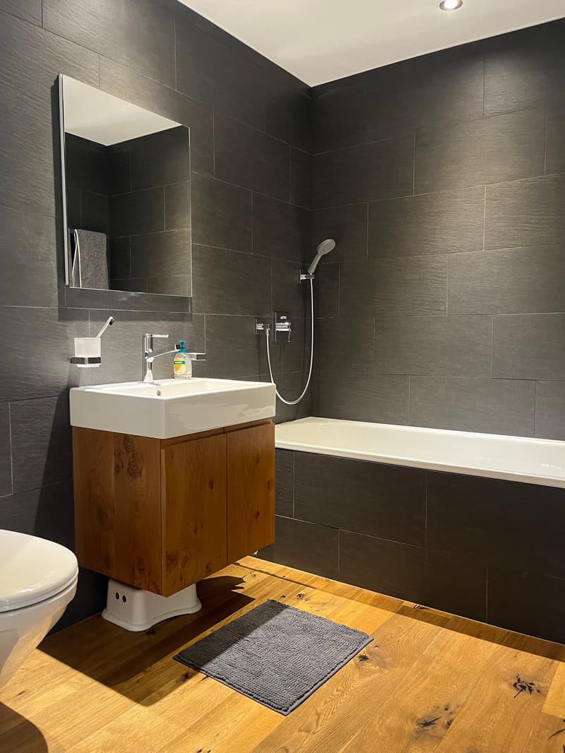 Modern 3.5-room apartment with a far-reaching view in Breil/Brigels (9)