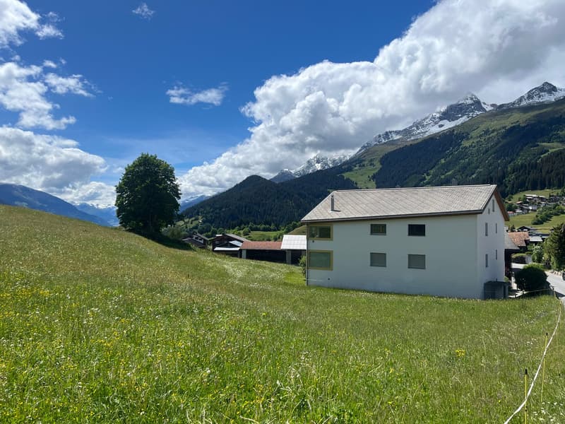 Modern 3.5-room apartment with a far-reaching view in Breil/Brigels (2)