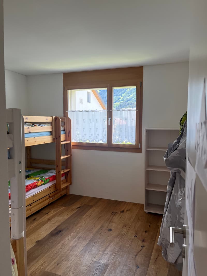 Modern 3.5-room apartment with a far-reaching view in Breil/Brigels (12)