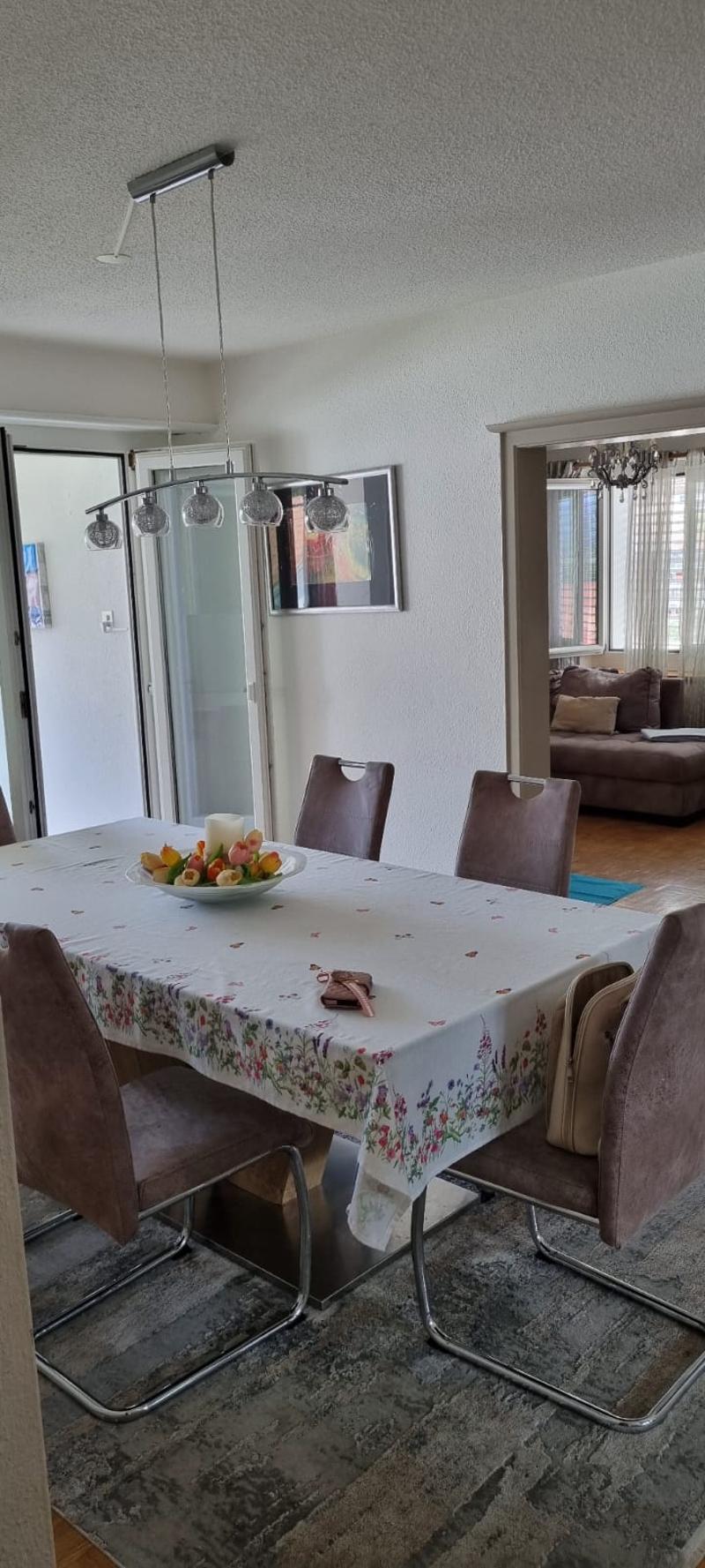 Beautiful 4 1/2 room apartment in the center of Ilanz (2)