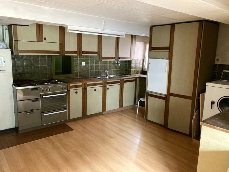 Residential house with commercial space and development potential in Trun (16)