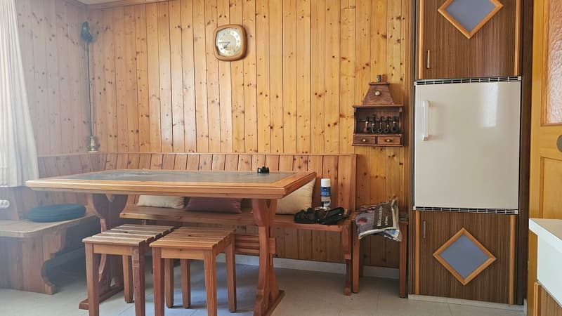 Charmante 2.5-Zimmer-Dachwohnung in Trun (8)