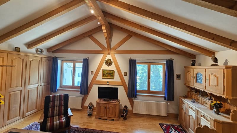 Charmante 2.5-Zimmer-Dachwohnung in Trun (5)