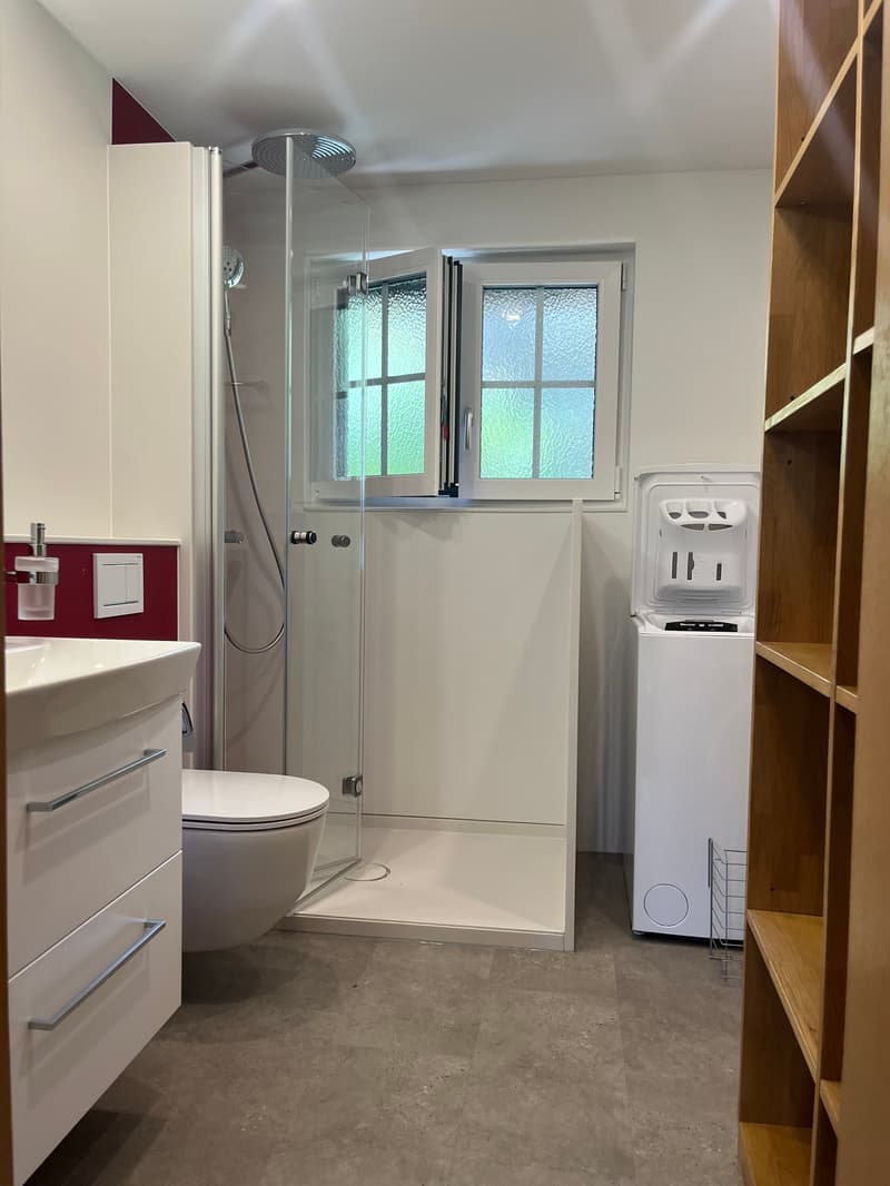 3.5-Zimmerwohnung mit Balkon und Sitzplatz in Schluein (12)