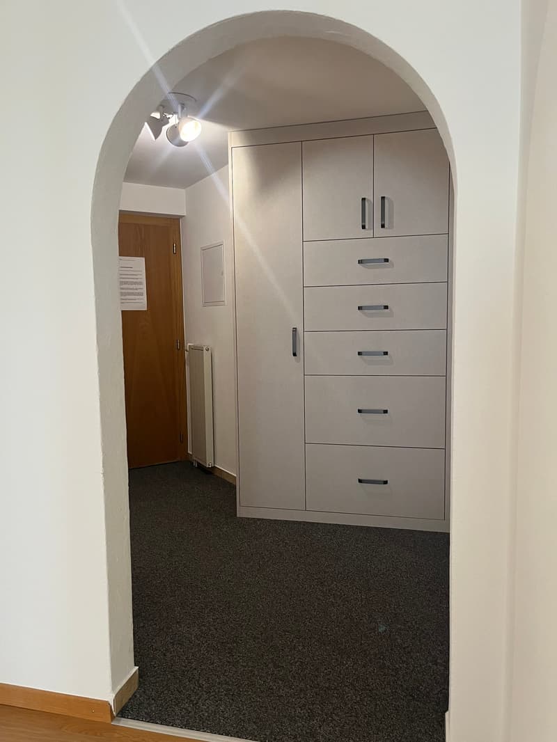 3.5-Zimmerwohnung mit Balkon und Sitzplatz in Schluein (11)