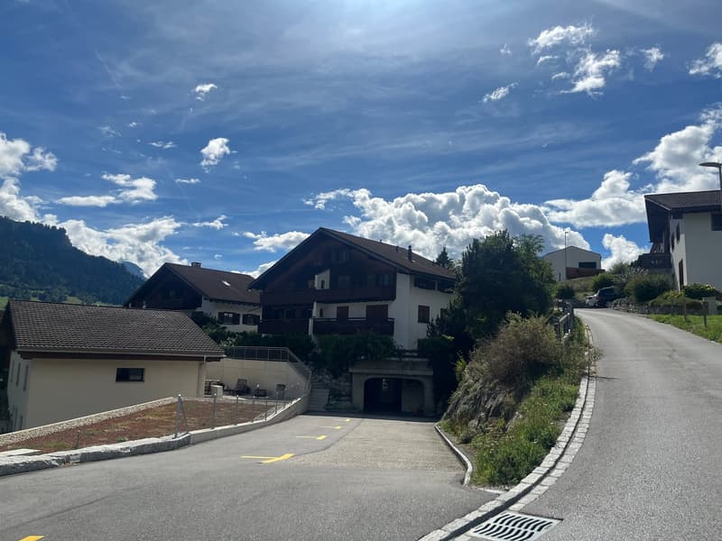 3.5-Zimmerwohnung mit Balkon und Sitzplatz in Schluein (16)