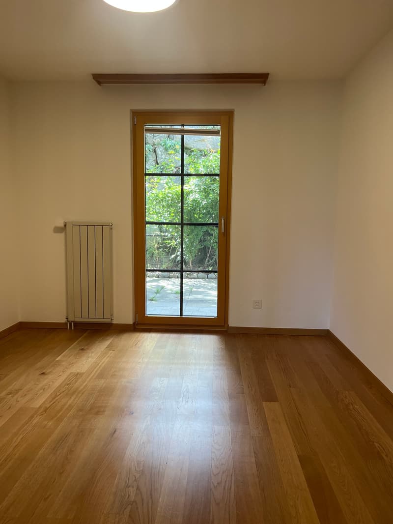 3.5-Zimmerwohnung mit Balkon und Sitzplatz in Schluein (9)