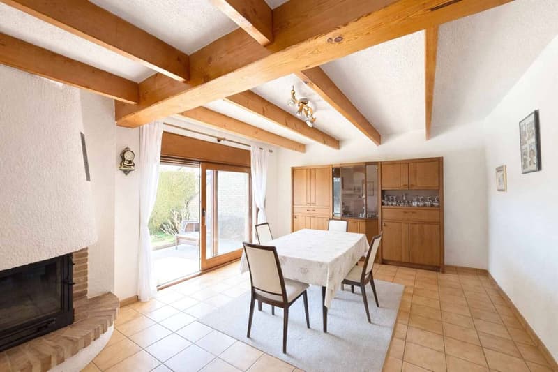 Semi-Detached Villa with Character and Garden in Mont-sur-Lausanne (2)