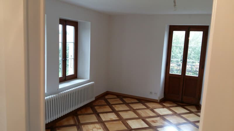 Wohnung mit 5,5 Zimmern im Dachgeschoss mit viel Charme, 1. Stock, ca. 129 m2 (2)