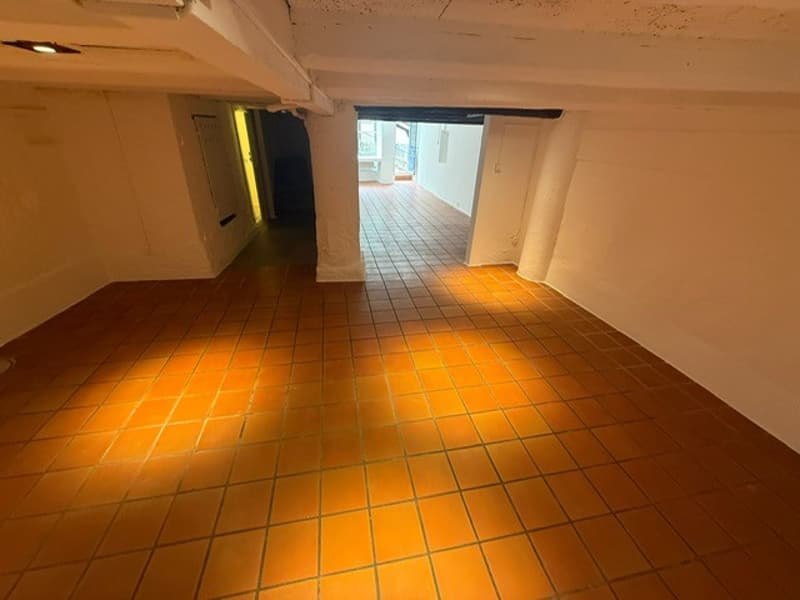 Verkaufsfläche im Erdgeschoss von ca. 77 m2 (2)