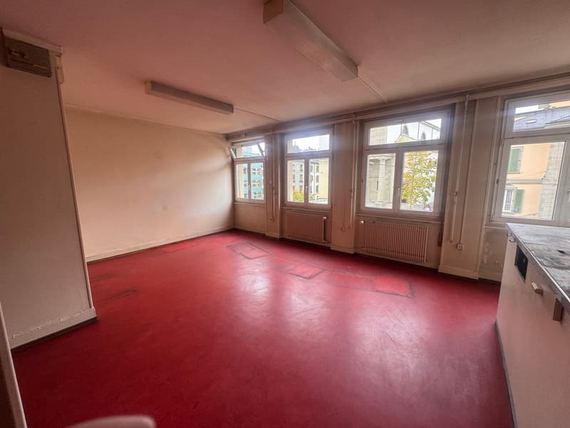 Local commercial d'env. 48 m2 au 3ème étage (2)