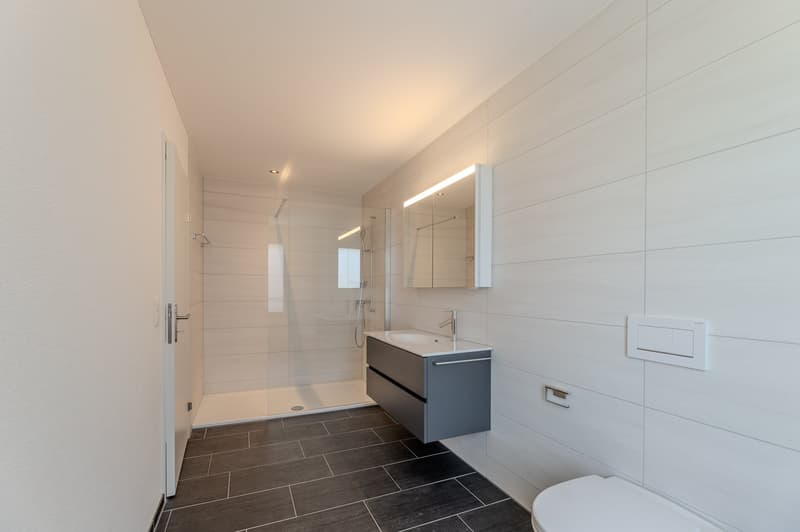 Badezimmer mit Dusche