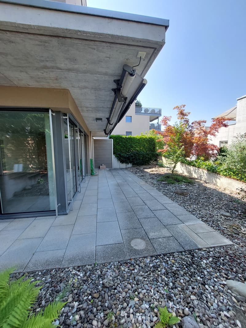 Modern und mit Sitzplatz in ruhiger Umgebung (3)