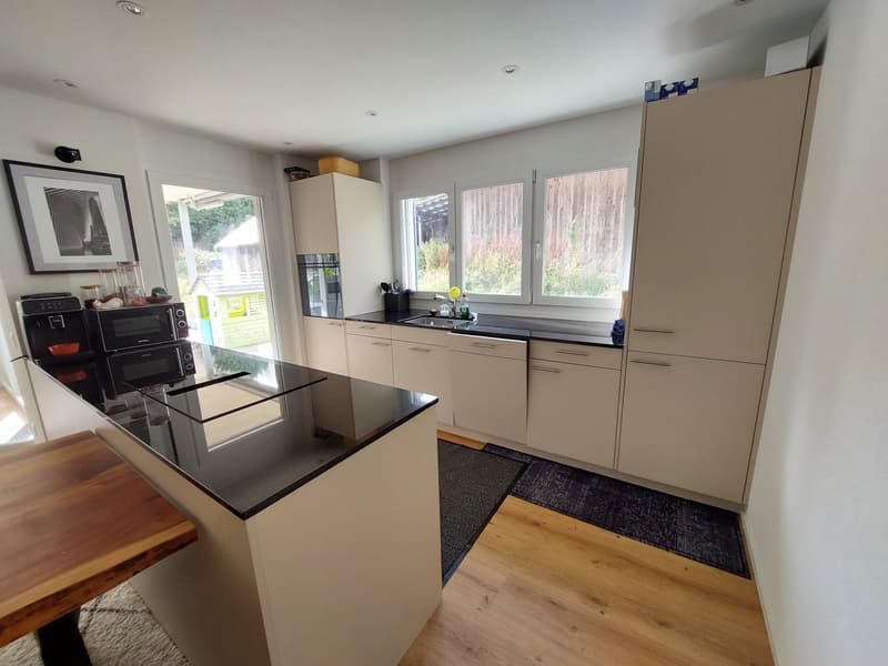 Charmante Wohnung mit viel Umschwung, modern und familienfreundlich (4)
