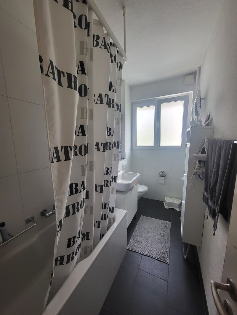 Moderne 3-Zimmer-Wohnung mit Balkon und Seenähe in Hünibach (6)