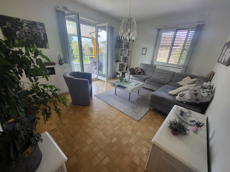 Moderne 3-Zimmer-Wohnung mit Balkon und Seenähe in Hünibach (3)