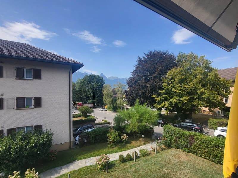 Moderne 3-Zimmer-Wohnung mit Balkon und Seenähe in Hünibach (1)