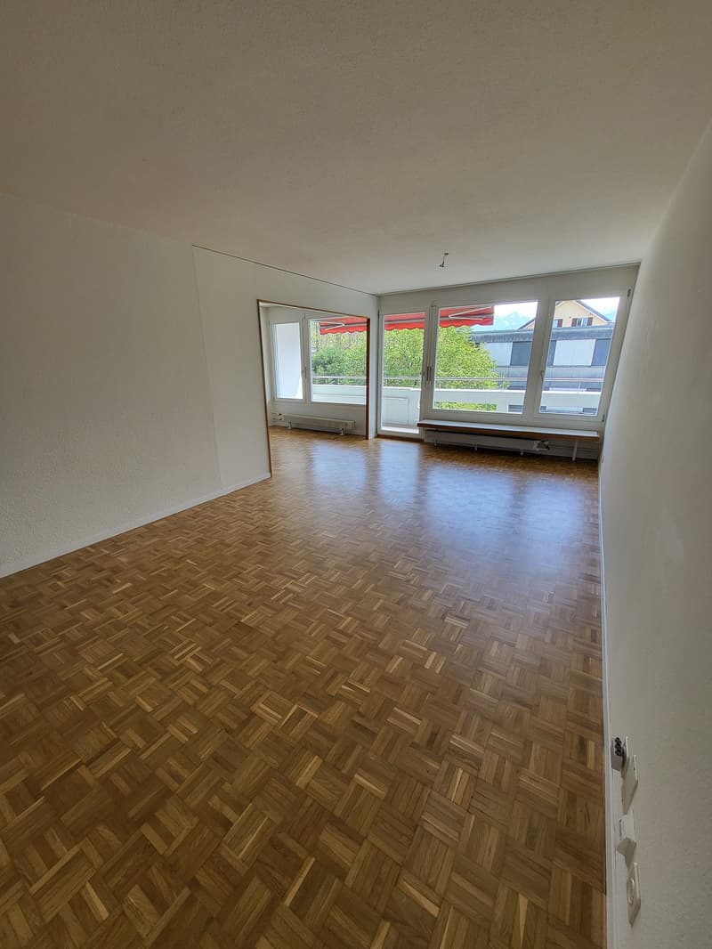 Helle 3.5-Zimmer-Wohnung mit Balkon und Bergblick in Thun (3)