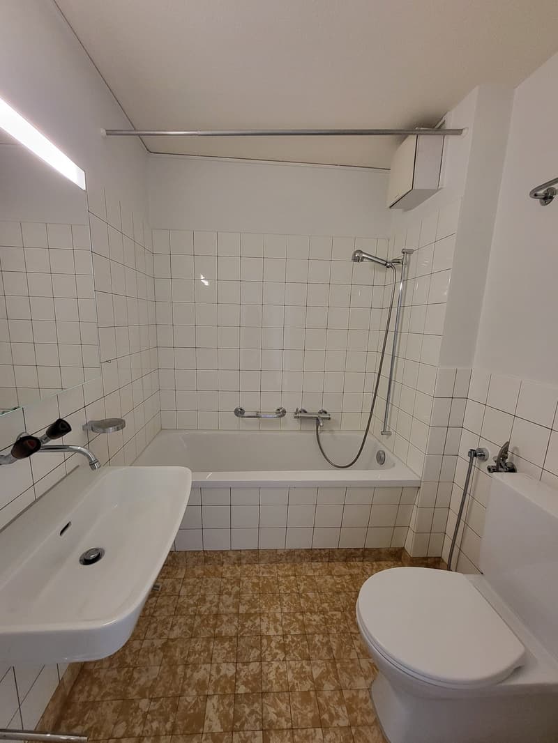 Helle 3.5-Zimmer-Wohnung mit Balkon und Bergblick in Thun (9)