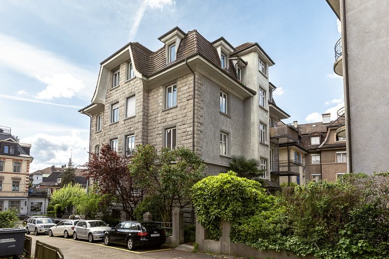 Appartement de 5,5 pièces lumineux dans un emplacement central (2)