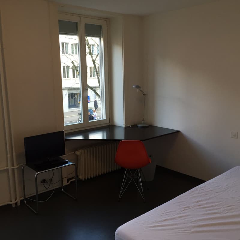 Studio (möbiliert) beim Central zu vermieten (1)