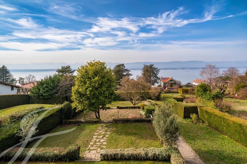 EXCLUSIVITY - Beautiful village house with panoramic lake view (2)