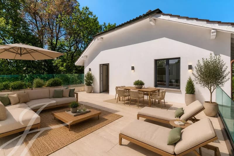 A few steps from the lake shore: Renovated villa with swimming pool (11)