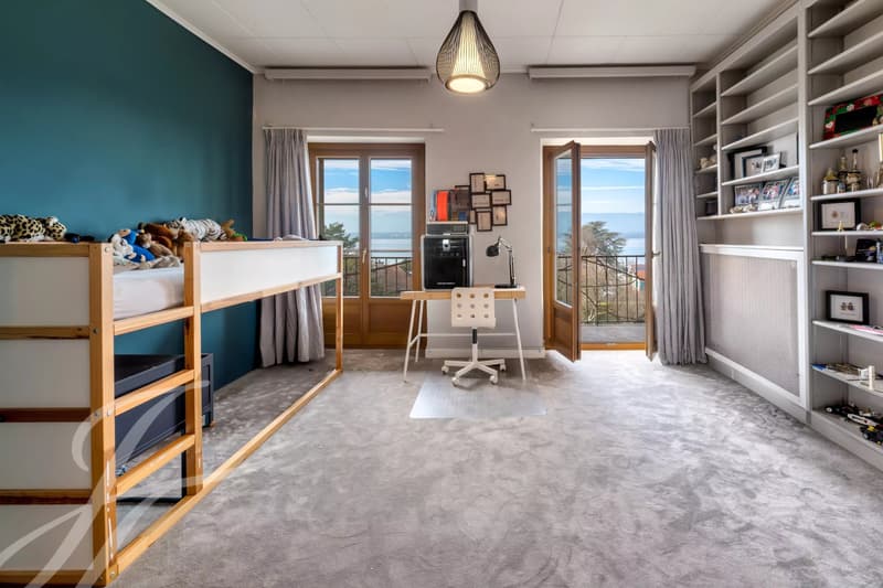 Beautiful village house with panoramic lake view (13)