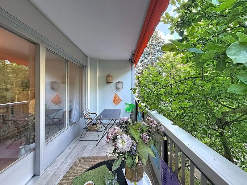 Sehr schönes Durchgangsappartement mit 2 Balkonen (3)