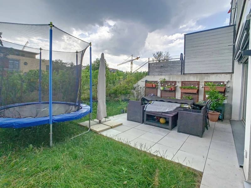 Appartement de 5 pièces avec terrasse et jardin dans le village de Satigny (5)